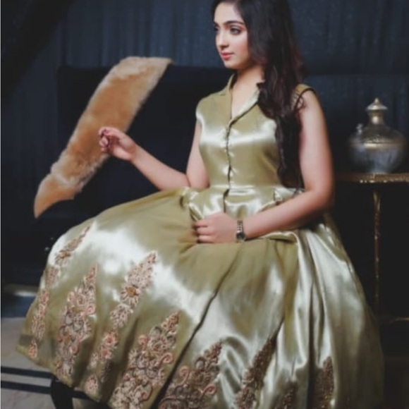 ambriAhil - Picture 1 of 2